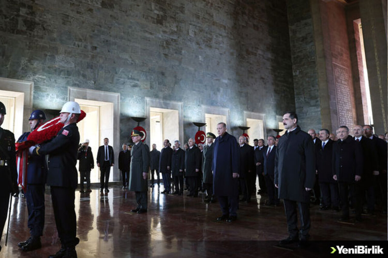 Ulu Önder Atatürk için Anıtkabir'de devlet töreni düzenlendi