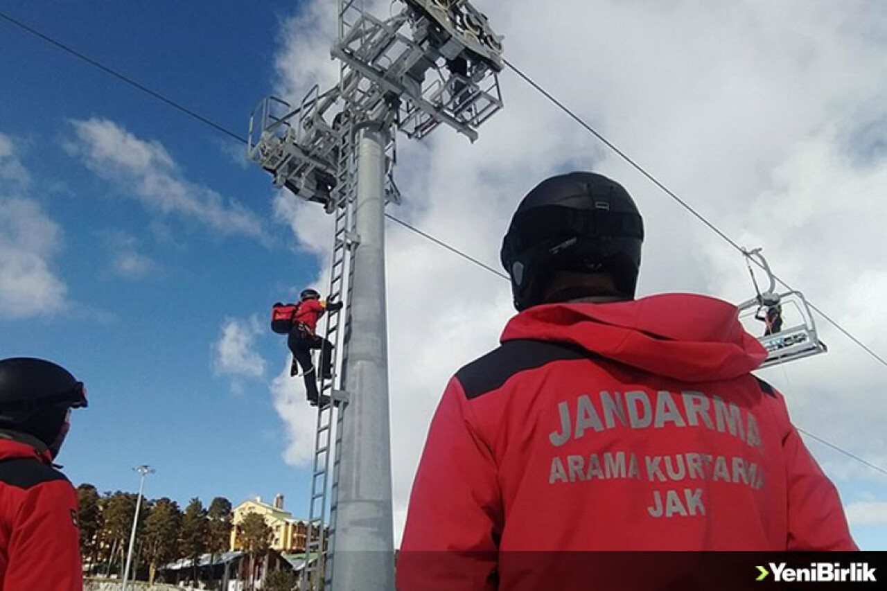 JAK timleri çam ormanlarıyla kaplı Cıbıltepe'de güvenli kayak tatili için hazır