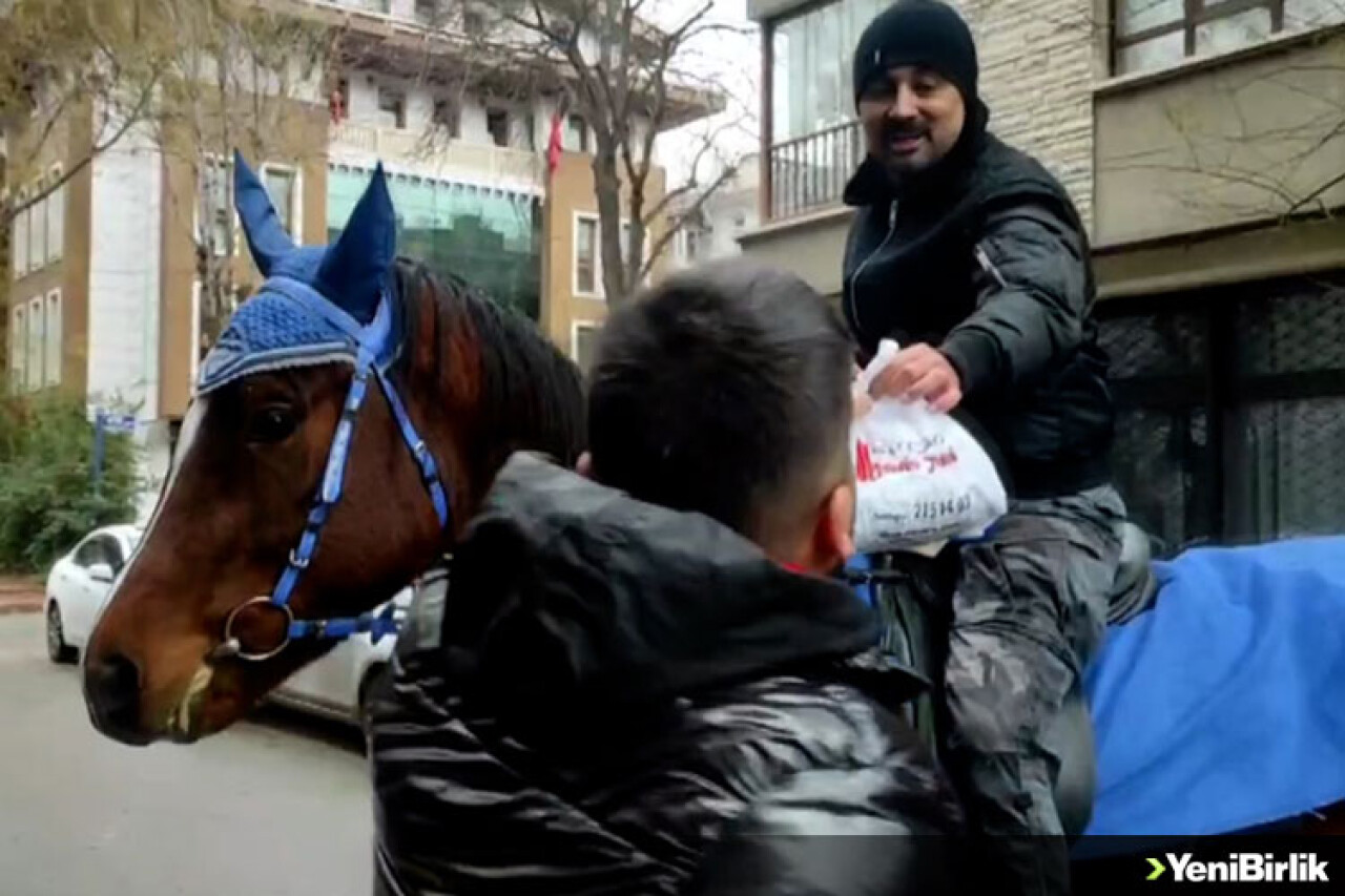 Küresel ısınmaya dikkat çekmek için atla sipariş dağıttı