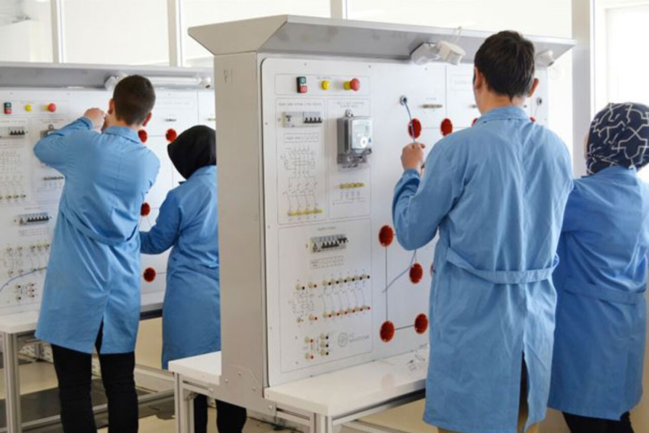 Teknik lisenin mezunları sanayiciler tarafından kapışılıyor