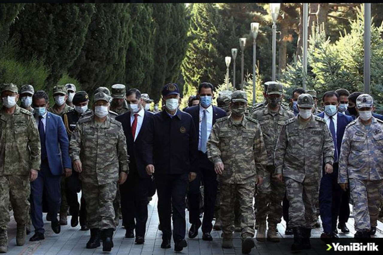 Bakan Akar ve TSK komuta kademesi Bakü'de