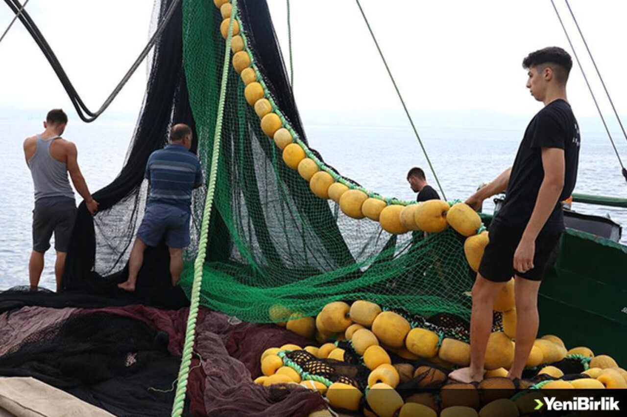 Kapaklı köyü sakinleri dededen toruna 150 yıldır balıkçılıkla geçiniyor