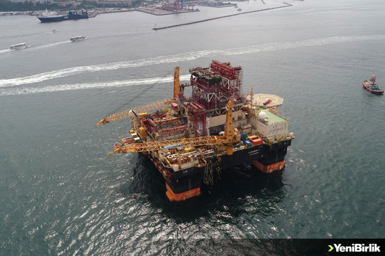 "Scarabeo 9" İstanbul Boğazı'ndan Böyle Geçti