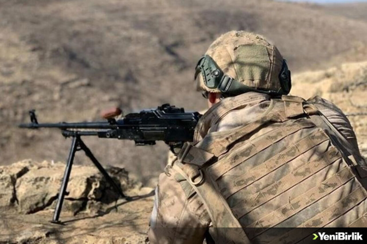 Türk Silahlı Kuvvetlerinin 'Pençe'si terör yuvalarını dağıtıyor