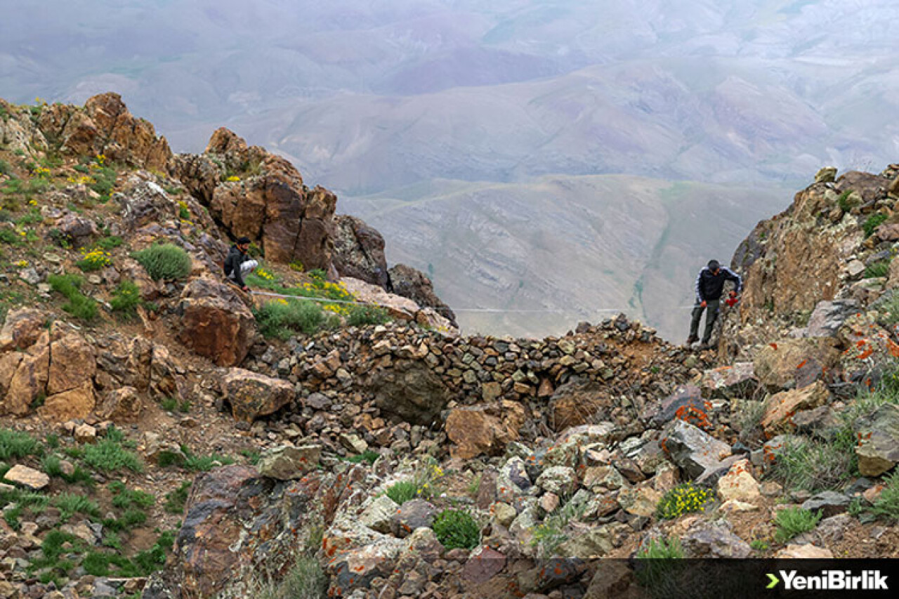 Van'da Urartulara ait en yüksek rakımdaki kale kalıntısına ulaşıldı