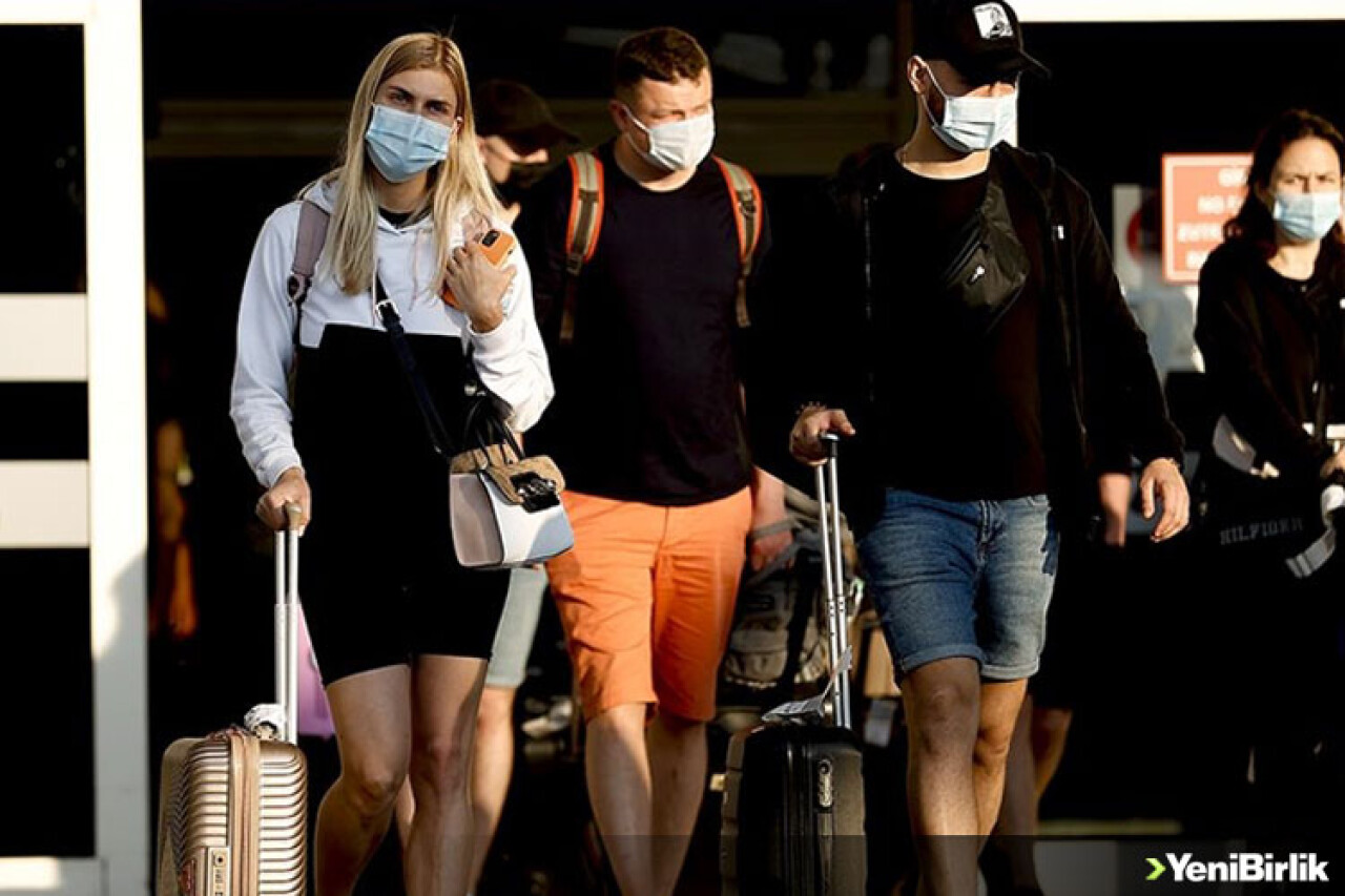 Rusya'dan ilk turist kafilesi Antalya'ya geldi