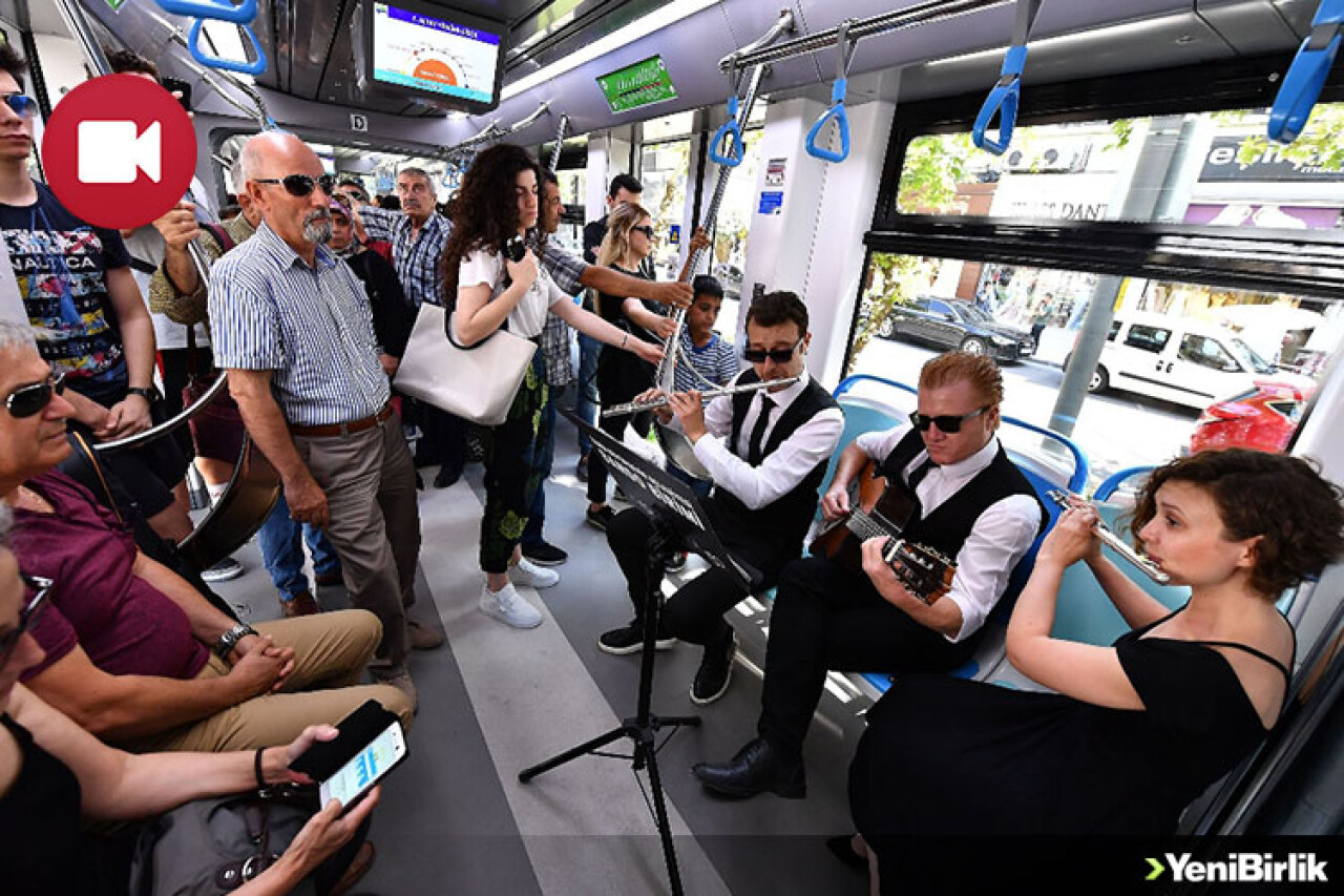 Tramvayda Müzikle Yolculuk Keyfi