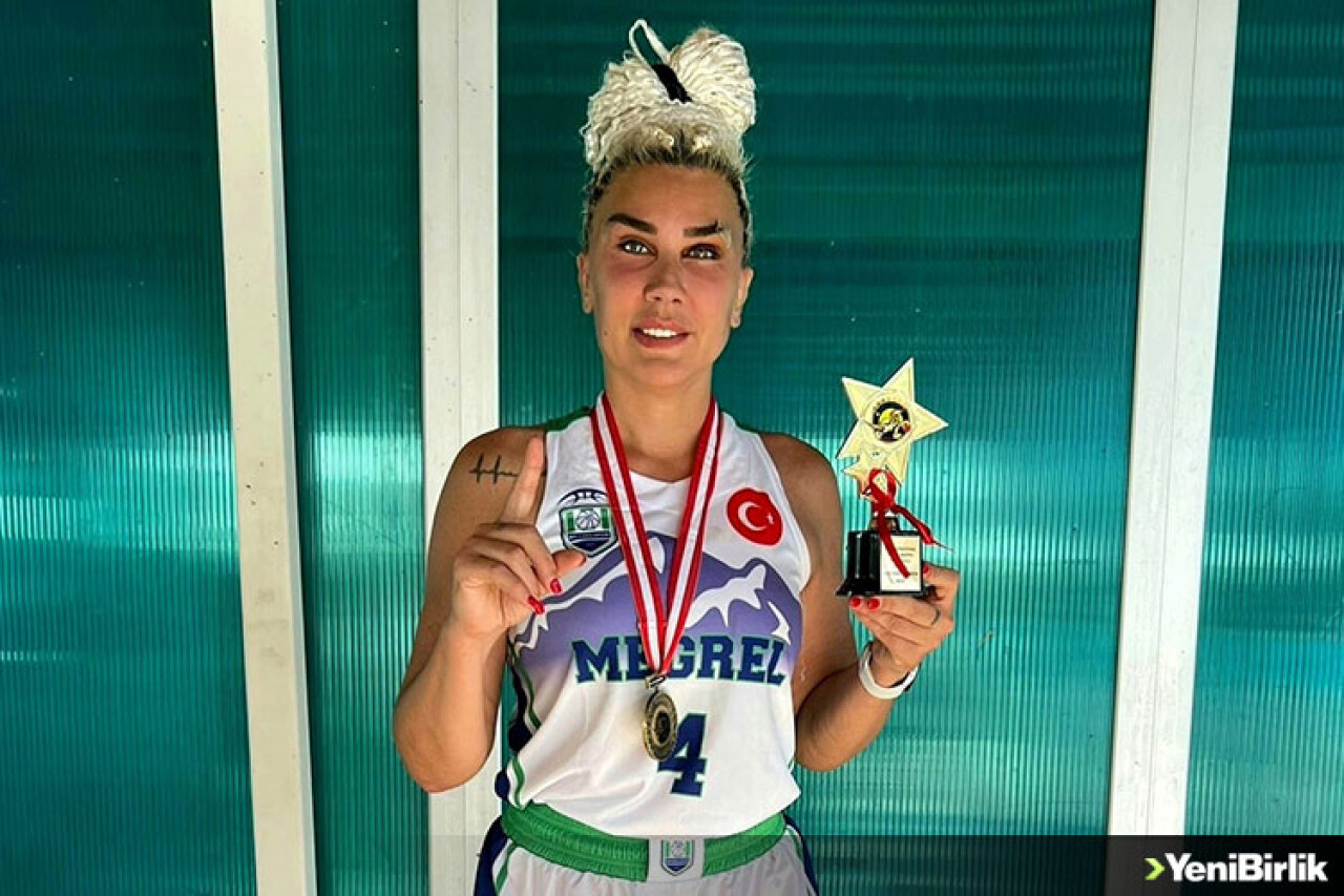 50'lik basketbol kraliçesi turnuvaya damga vurdu!