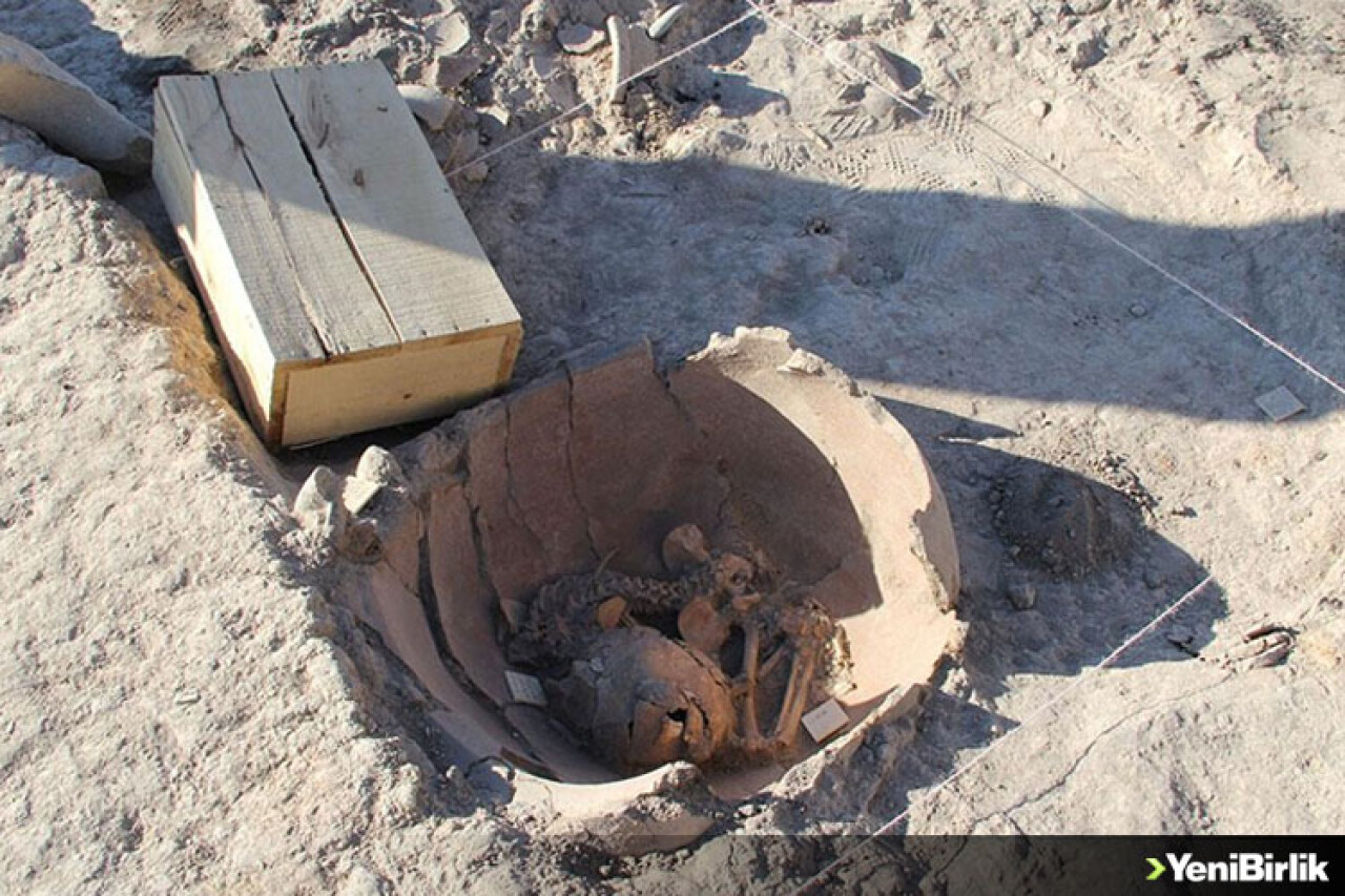 Arslantepe'de 5 bin 600 yıllık iki bebek iskeleti bulundu