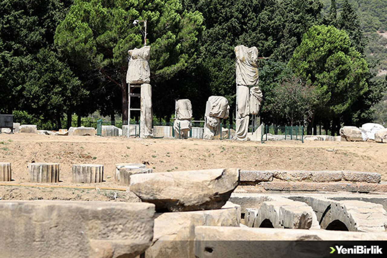 Antik Çağ'ın mitolojik dev tanrı heykelleri orijinal görüntüsüne kavuşuyor