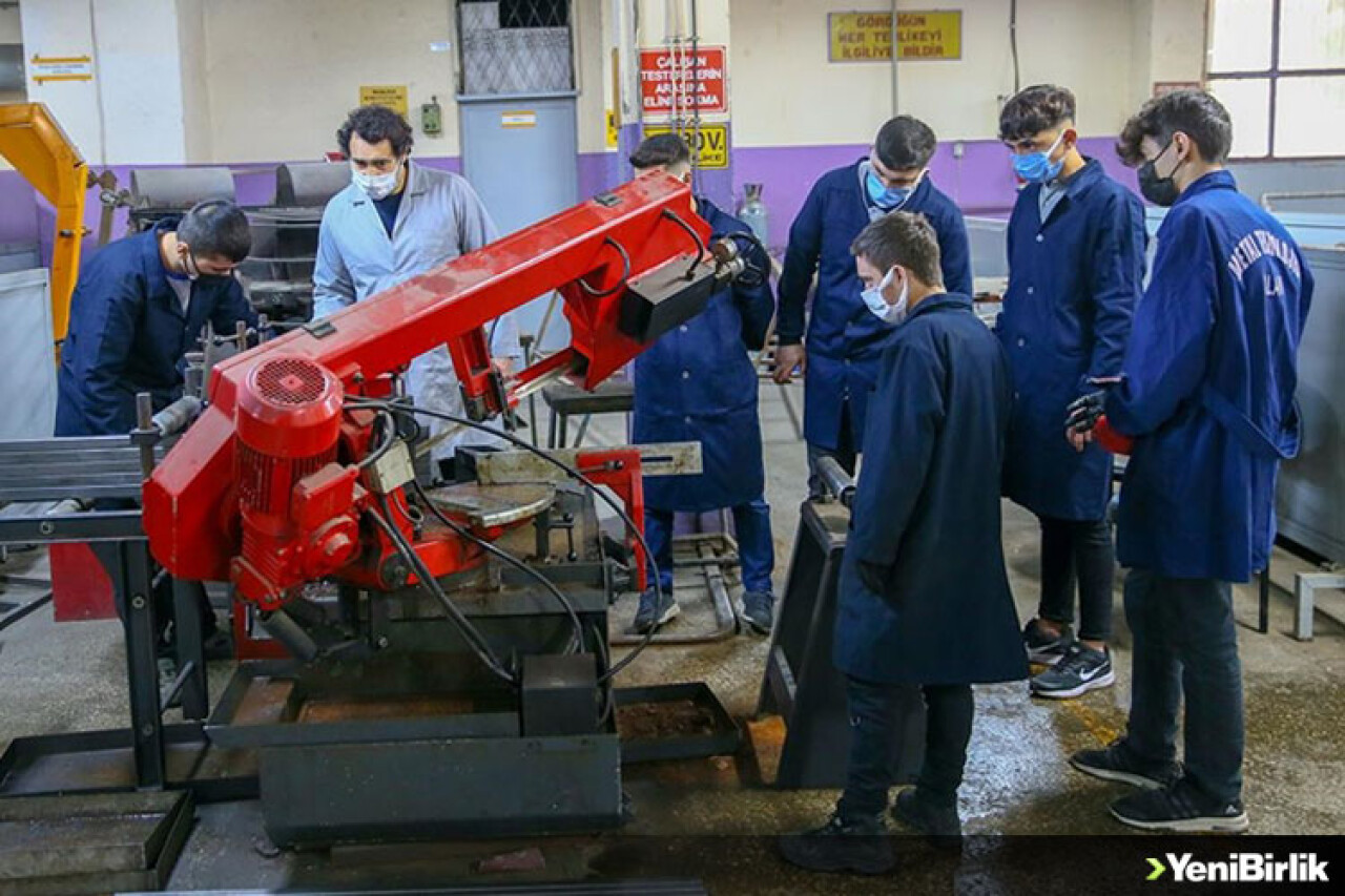 Mesleki eğitimdeki yenilikler öğrencilere erken yaşta iş olanağı sunuyor