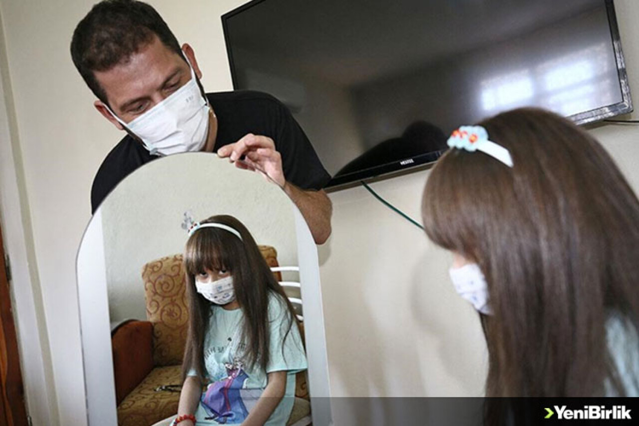 Saçlarını kaybeden 250 hasta çocuğu perukla sevindirdi