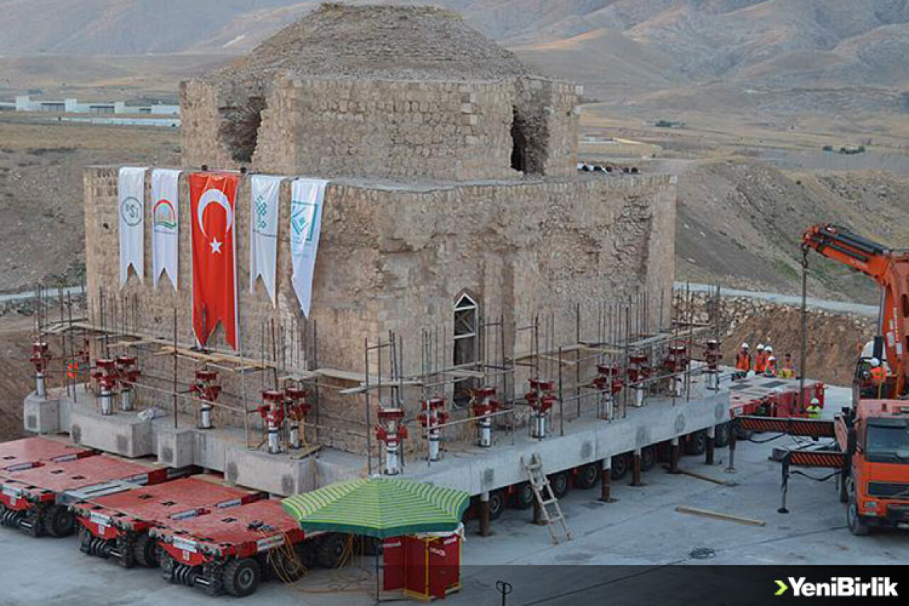 Tarihi Artuklu Hamamı Yerine İndiriliyor