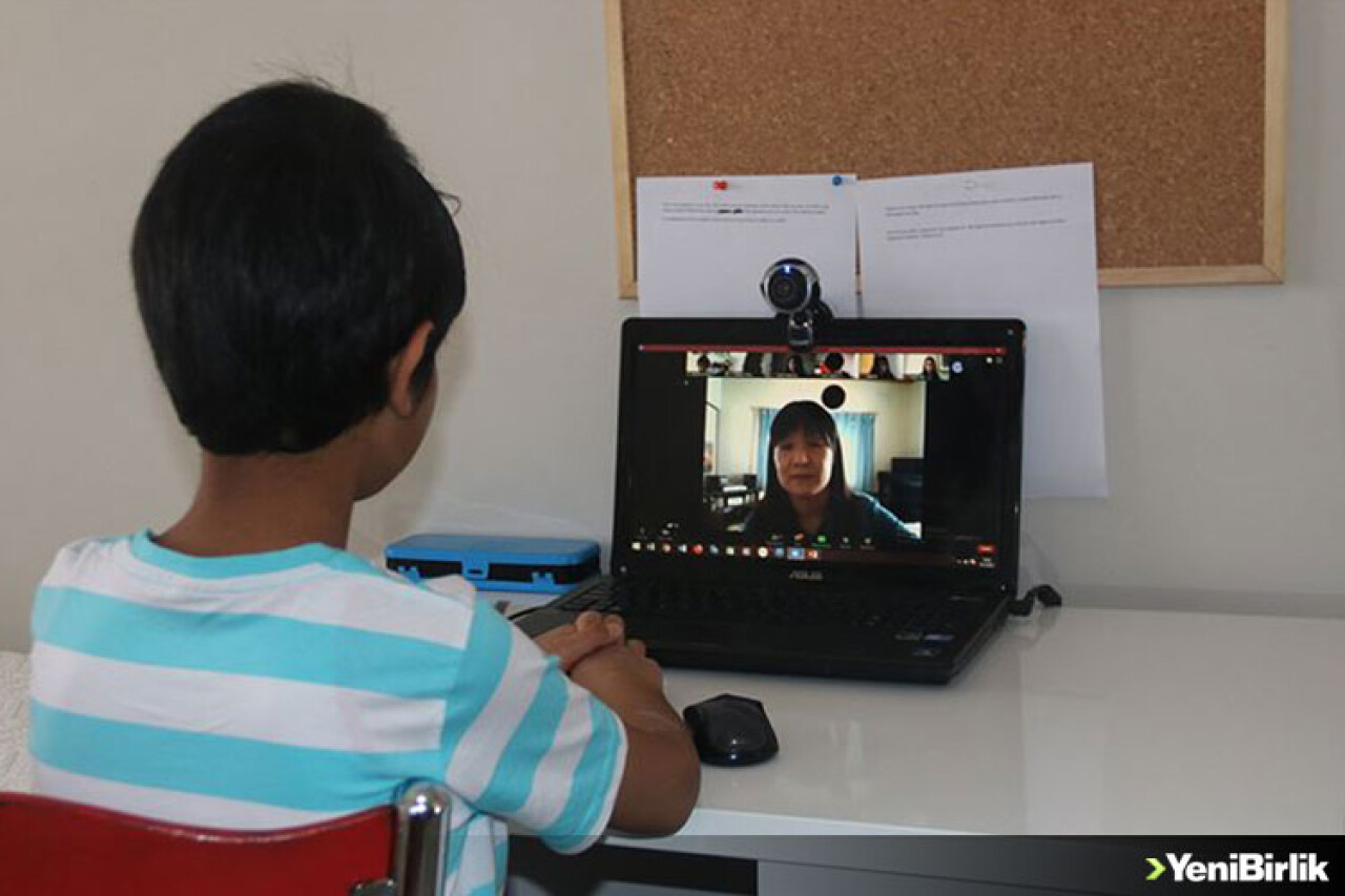 Türk ve Japon öğrenciler evde kaldıkları sürede ülkelerini tanıttı