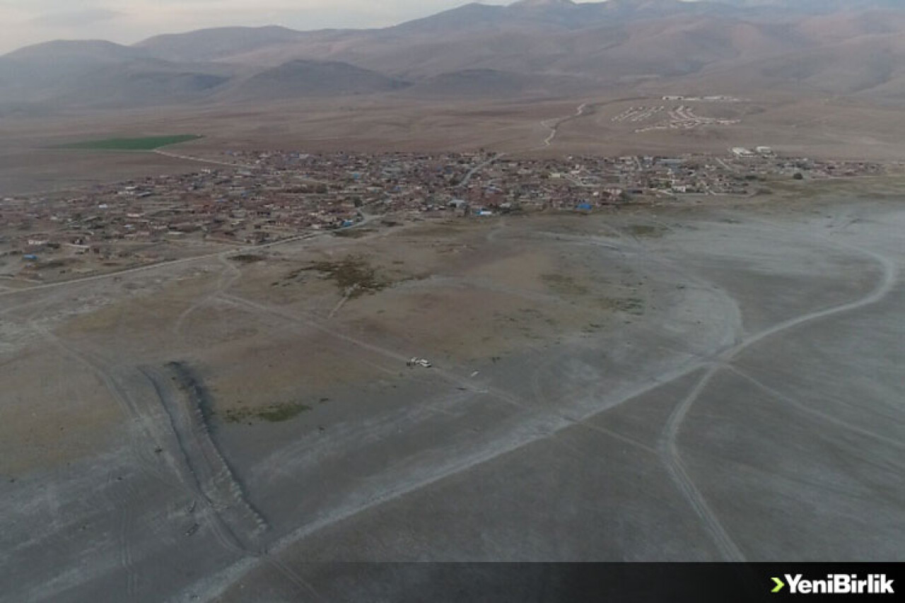 Eber Gölü Tamamen Kurudu!