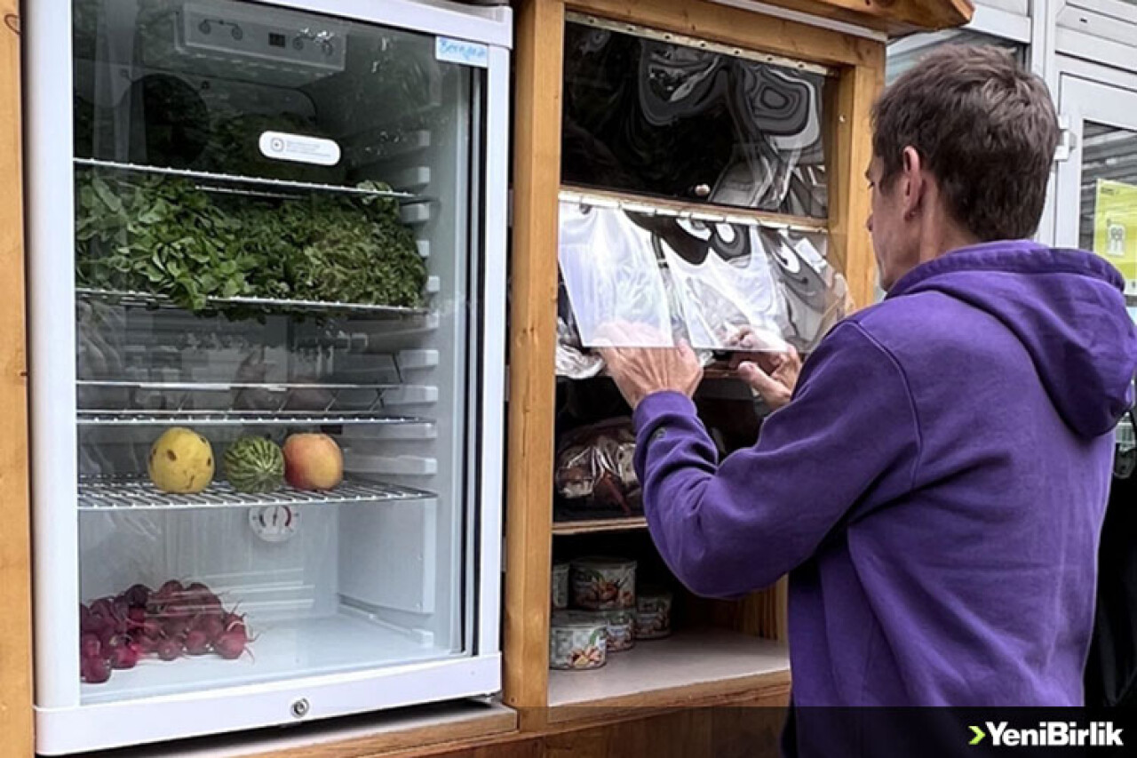 Sokaklara yerleştirilen buzdolapları gıda israfını azalttı