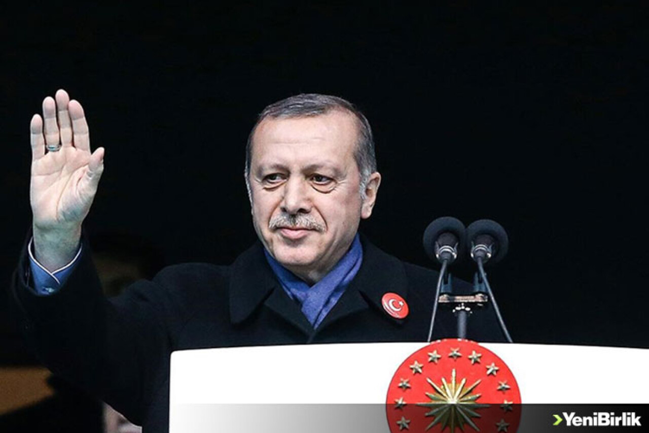 "Biz gençlerimizle Türkiye Yüzyılı'na yürüyoruz"