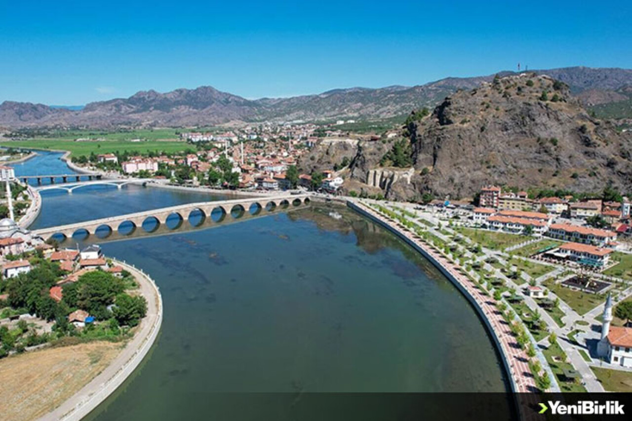 Yüzyıllardır ayakta kalan 272 basamaklı Kandiber Kalesi