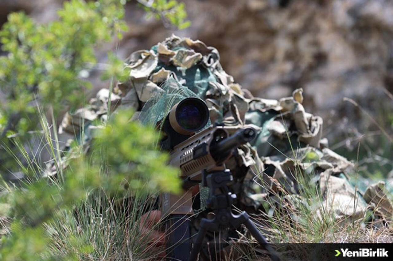 Türk ordusunun keskin nişancıları mesafe tanımıyor