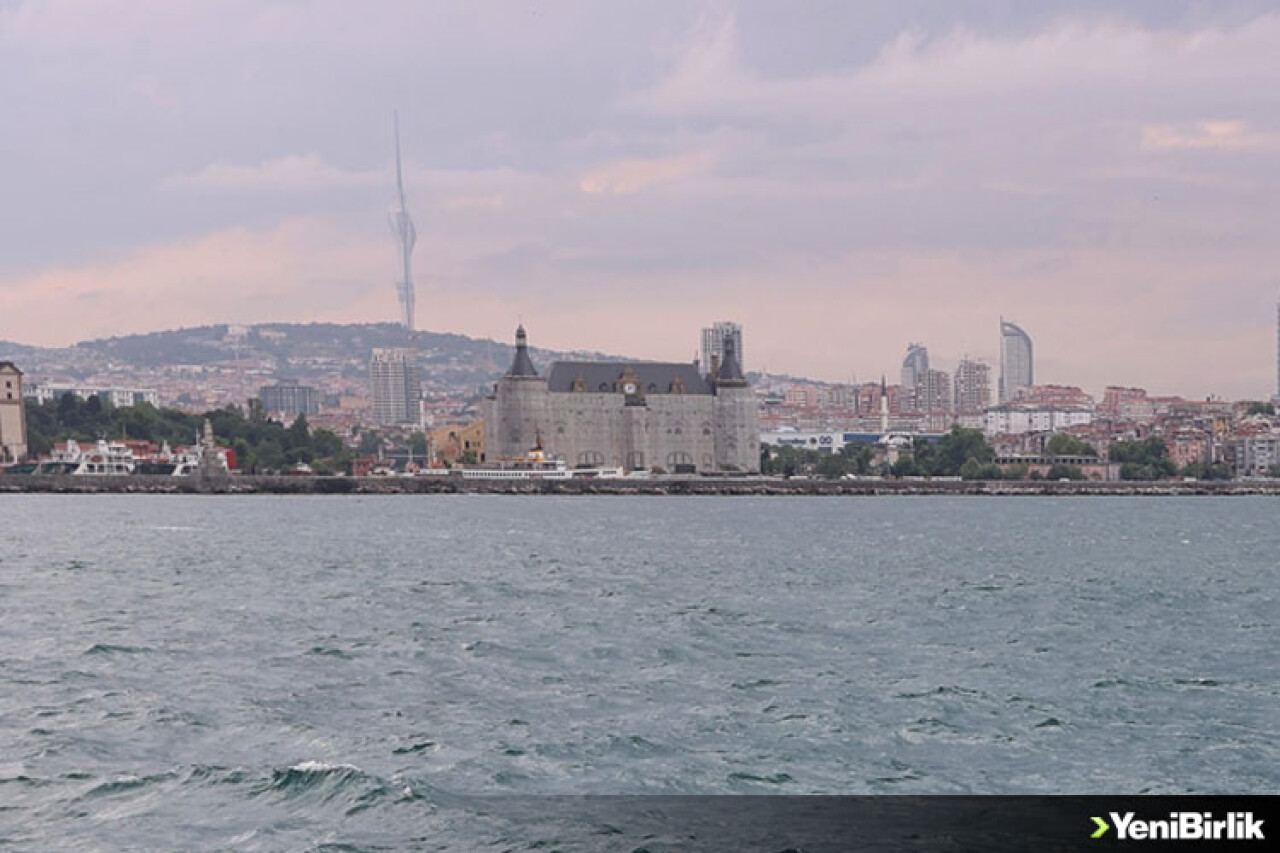 Kirlilik baskısıyla oksijeni azalan Marmara Denizi alarm veriyor