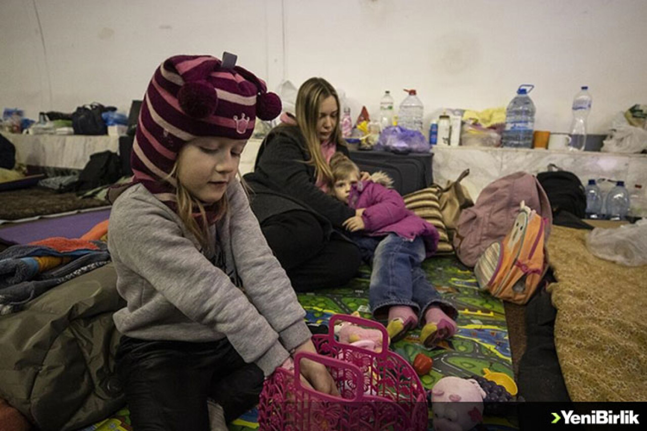 Sığınaklardaki Ukraynalılar çocuklar için barış istiyor