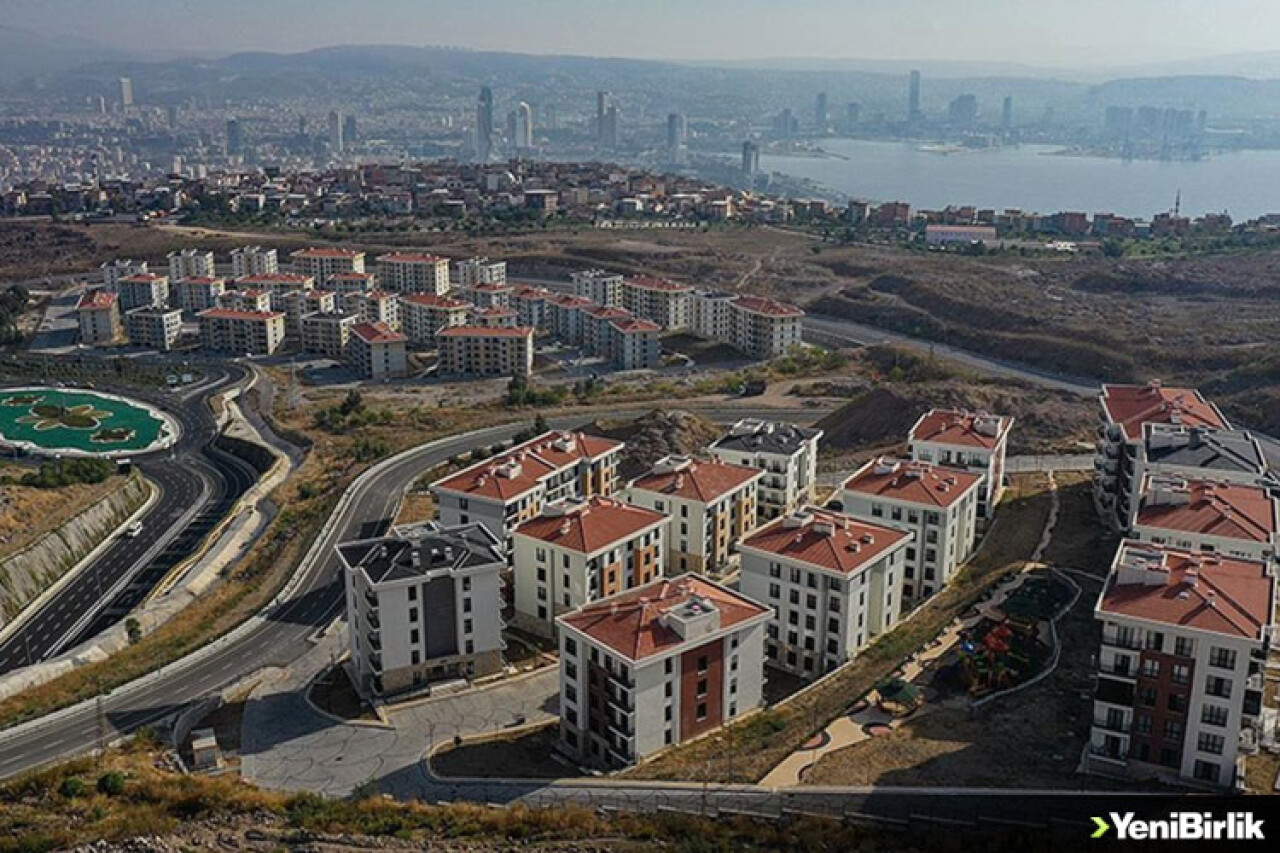 İzmir depreminin ardından depremzedelere 3 bin 887 konut teslim edildi