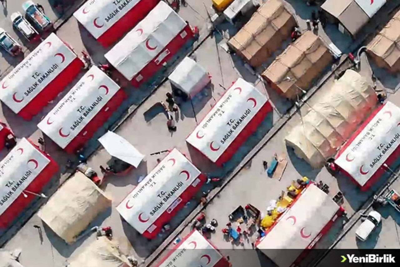 Sağlık Bakanı Koca'dan deprem bölgesindeki UMKE ve 112 Acil ekipleriyle ilgili paylaşım