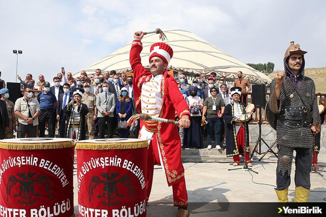 Ahlat'ta Malazgirt Zaferi'nin 950. yıl dönümü etkinlikleri başladı