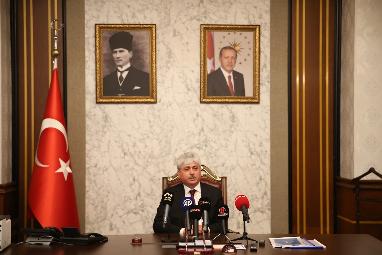 Sakarya Valiliğine atanan Rahmi Doğan görevine başladı