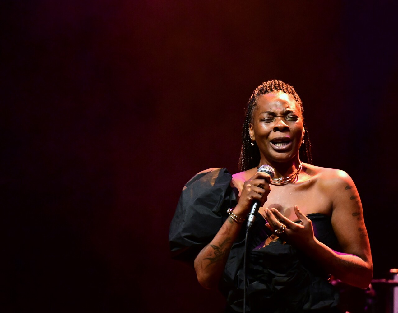 İspanyol şarkıcı Buika Harbiye'de konser verdi