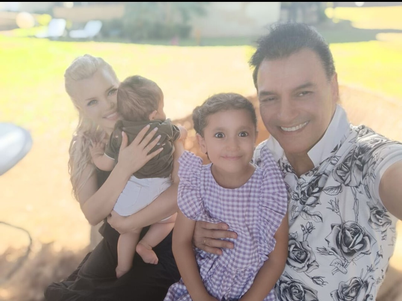 Ünlü popçu 20 yıllık saksafonunu bağışlıyor