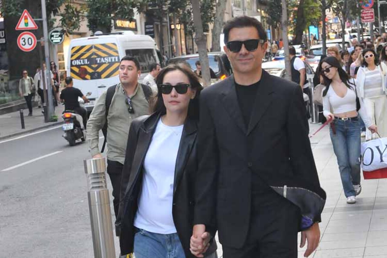 Ünlü çiftin bebeği göründü