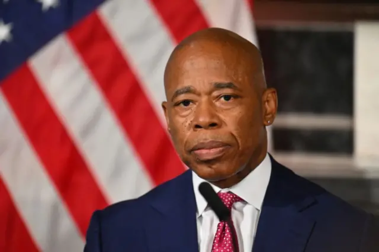 Eric Adams iddianamede yer alan “rüşvet” suçlamasına itiraz etti