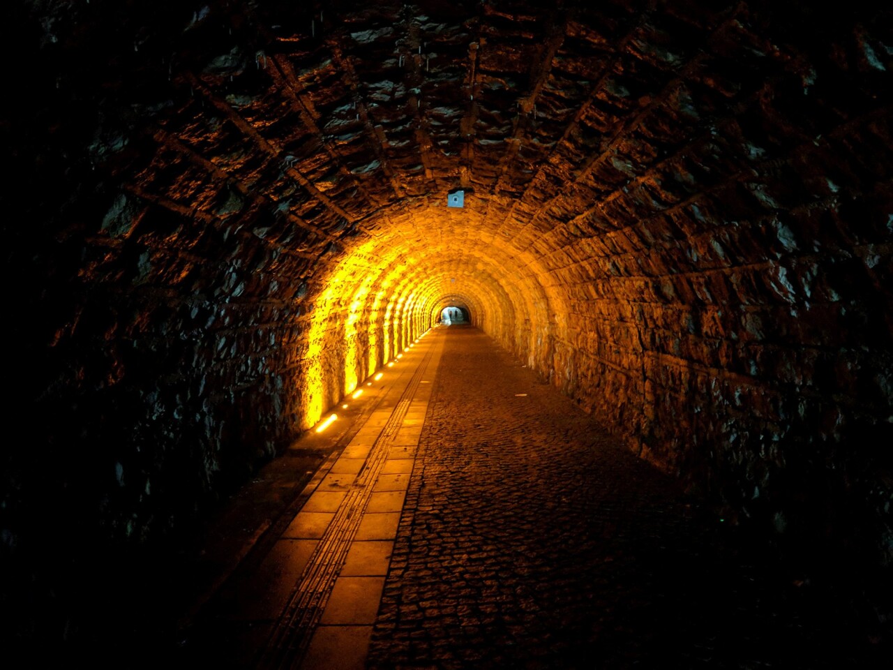 Bu tünelin sonunu görünce nefesiniz kesilecek!