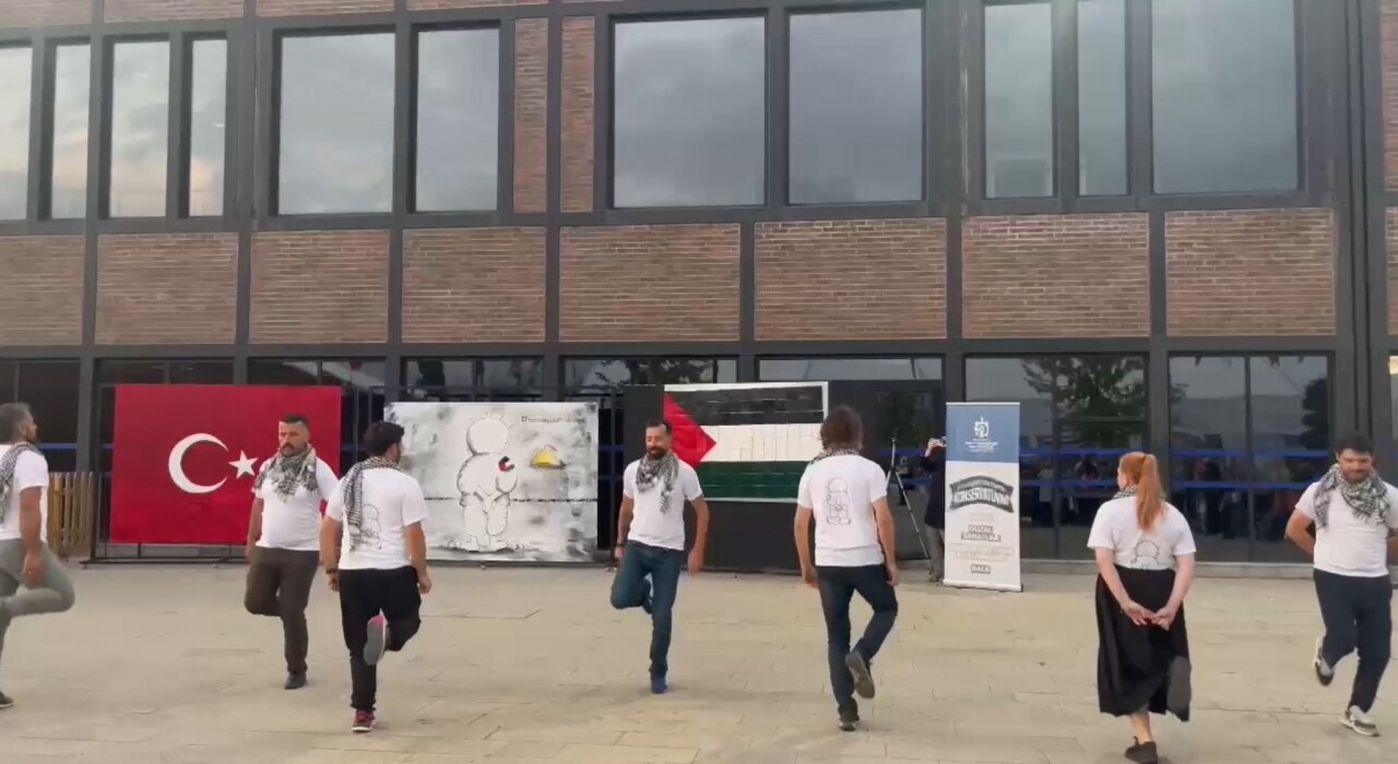 14. Kocaeli Kitap Fuarı'nda "Filistin Özgürlük Dansı Gösterisi" düzenlendi