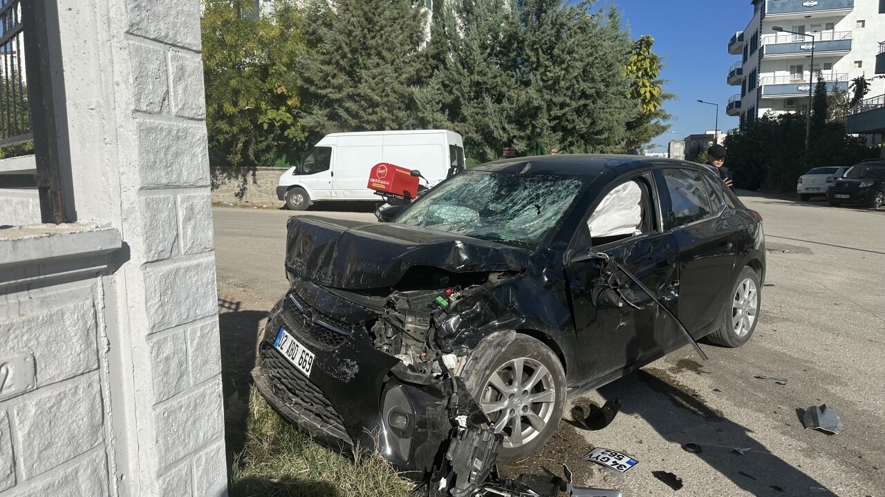 Adıyaman'da otomobil ile çarpışan motosikletin sürücüsü öldü