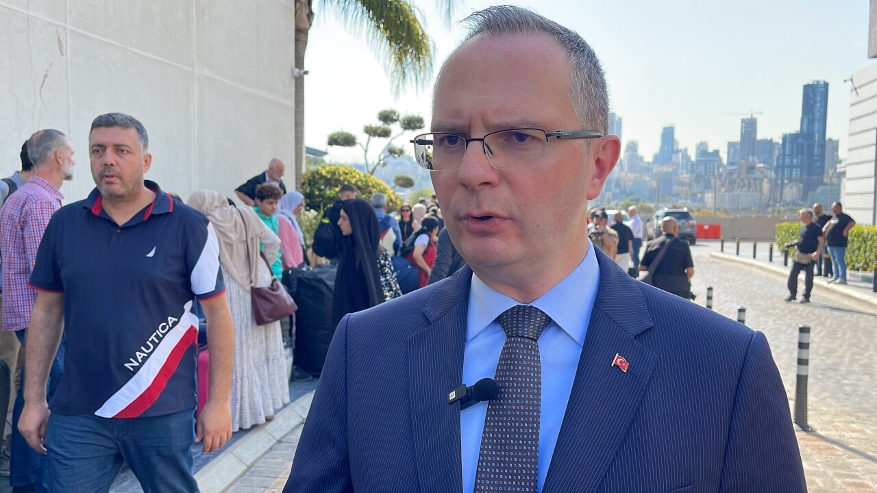 Beyrut Büyükelçisi Ulusoy, Lübnan'daki tahliye operasyonu ve yardımlar hakkında bilgi verdi