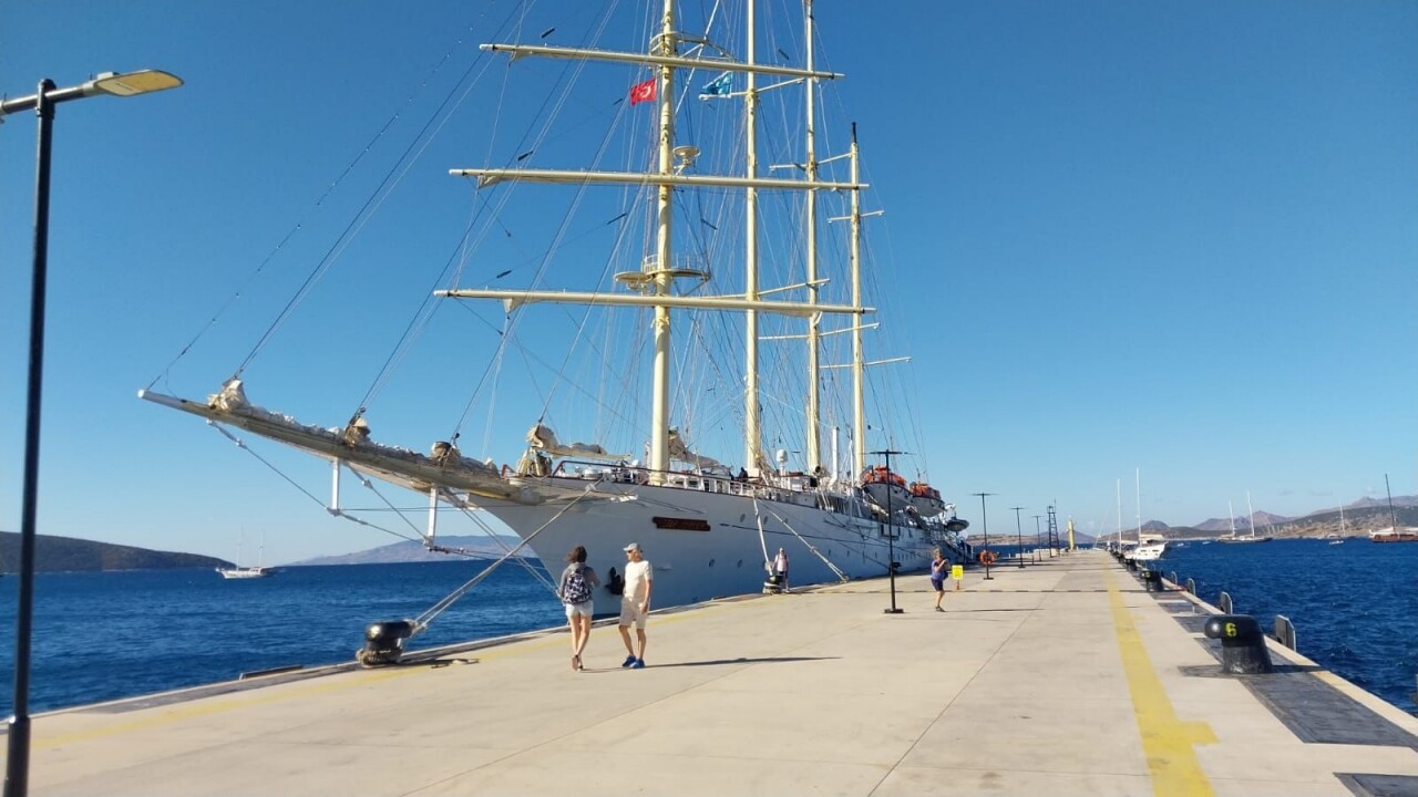 Bodrum'a gezinti gemisi "Star Clipper" ile 149 yolcu geldi