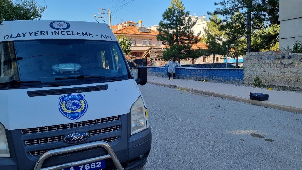 Çorum’da bir kişi parkta buluştuğu kişiyi tabancayla yaraladı