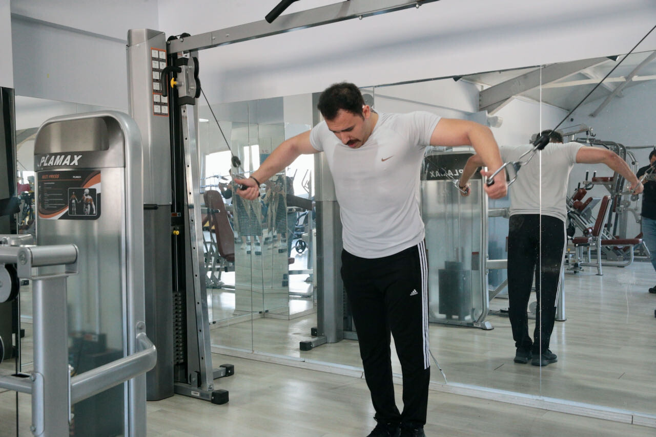 Kaymakam Güngör sporcu kişiliğiyle gençlere örnek oluyor