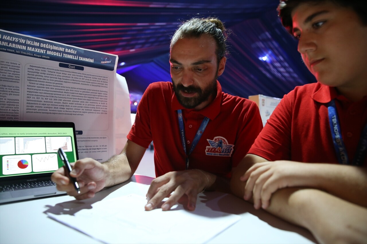 Liseliler kahverengi kokarca böceğinin yayılmasını inceleyen yazılım geliştirdi