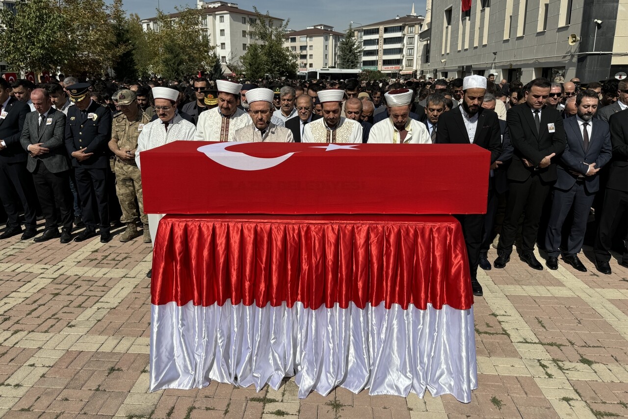 Şehit Piyade Sözleşmeli Er Sefer Alan için Elazığ'da tören düzenlendi