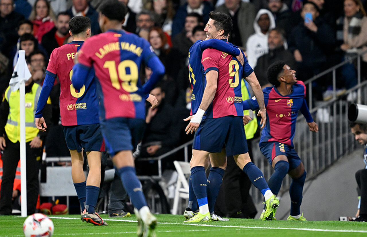 LaLiga'da lider Barcelona, El Clasico'yu farklı kazandı