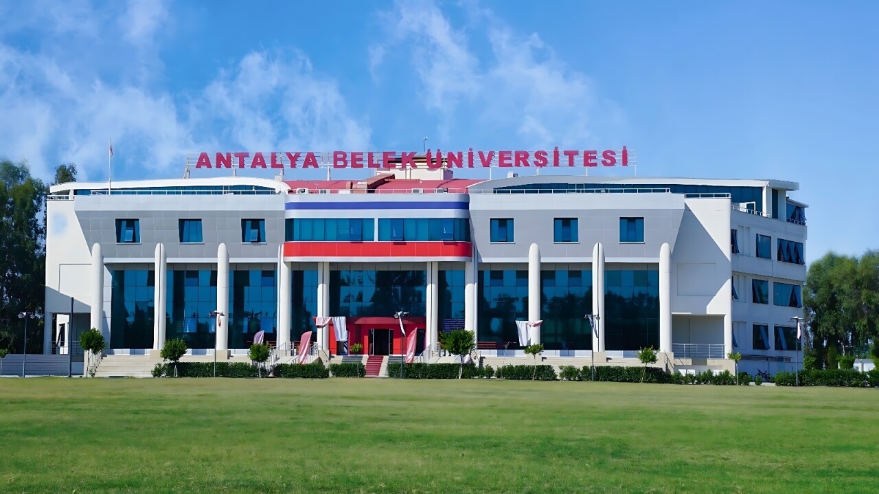 Yılın Havacılık Seminer ve Konferans Projesi Ödülü Antalya Belek Üniversitesi'nin