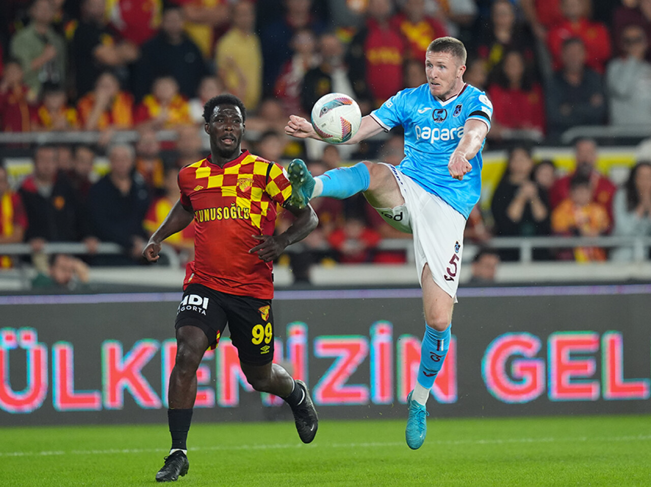 Trabzonspor 10 kişilik rakibini yenemedi