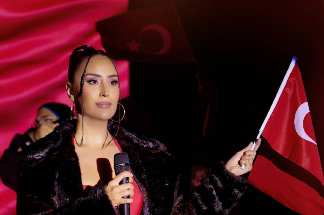 Bartın'da 10 bin kişiyle 10.yıl marşı