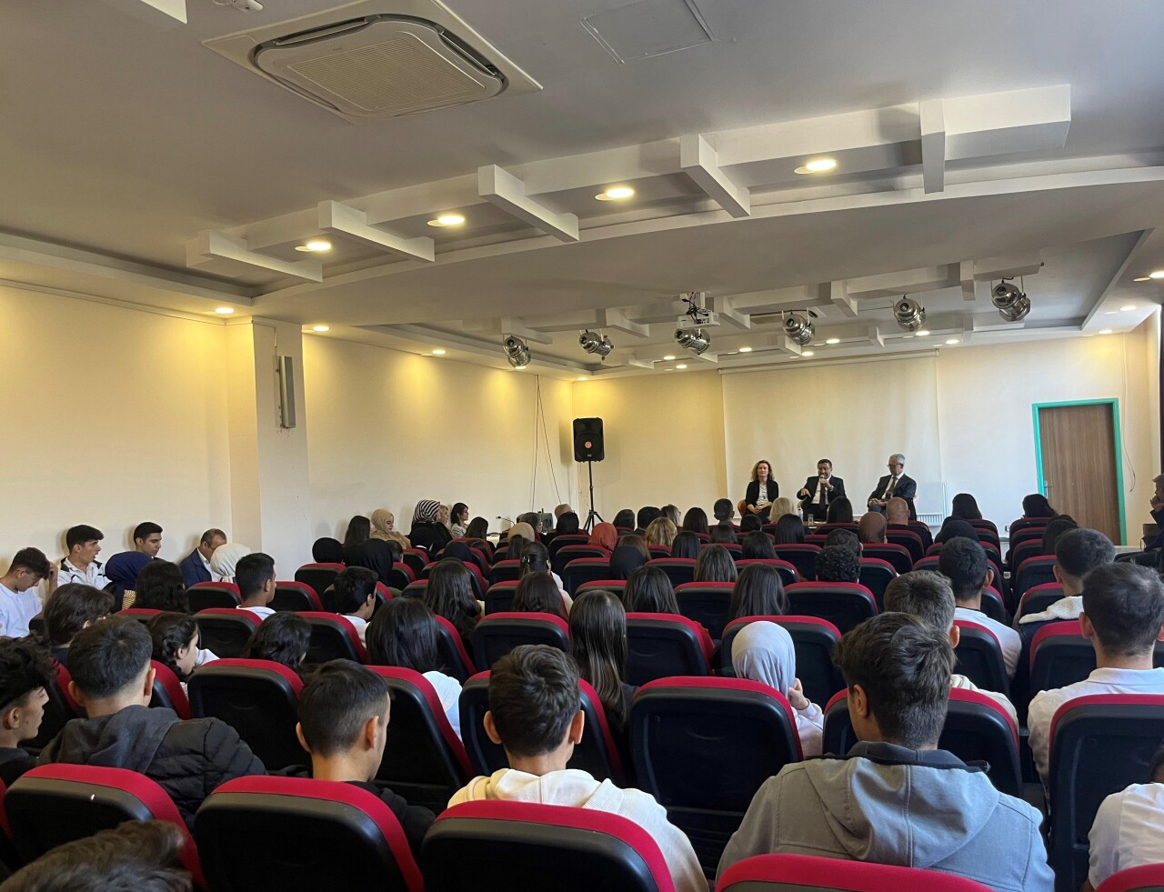 TSKB 8. Okul Kütüphanesini Hatay Anadolu Lisesi’nde açtı