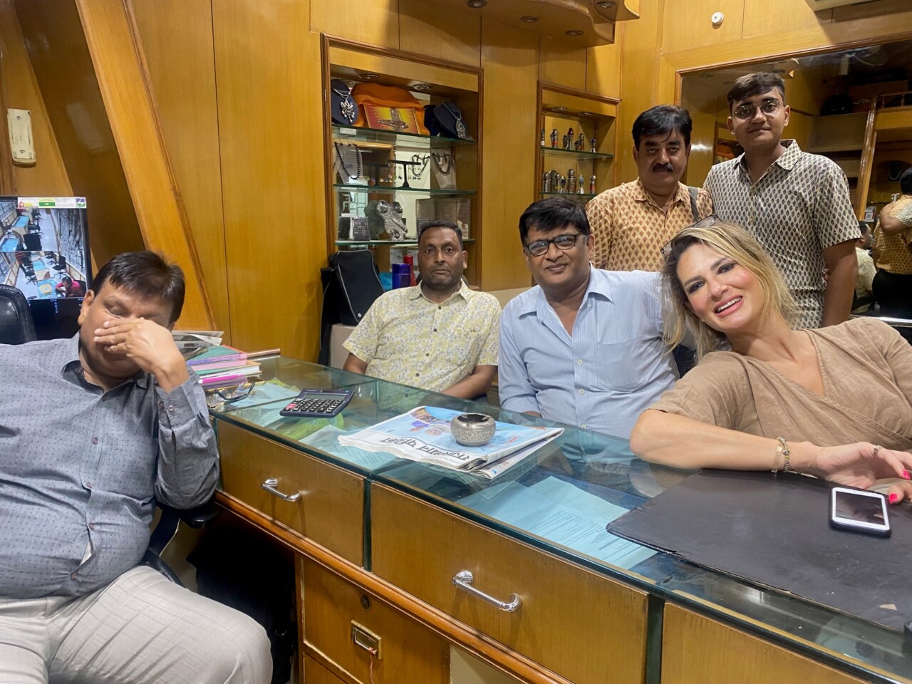 İpek Gümüşoğlu markası için Hindistan ile Türkiye arasında mekik dokuyor