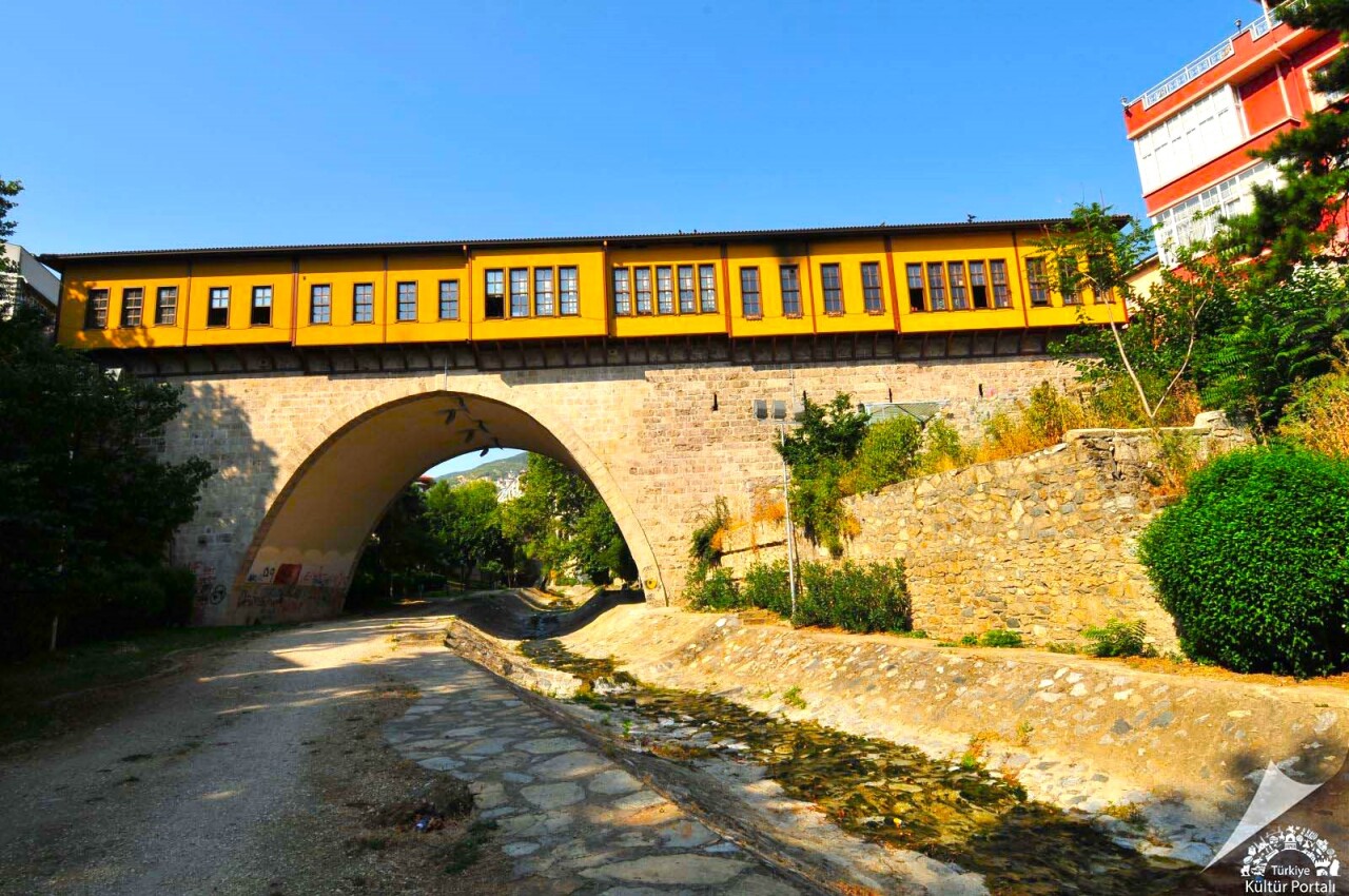 Türkiye'nin en ilginç köprülerinden biri! İstanbul'a da çok yakın