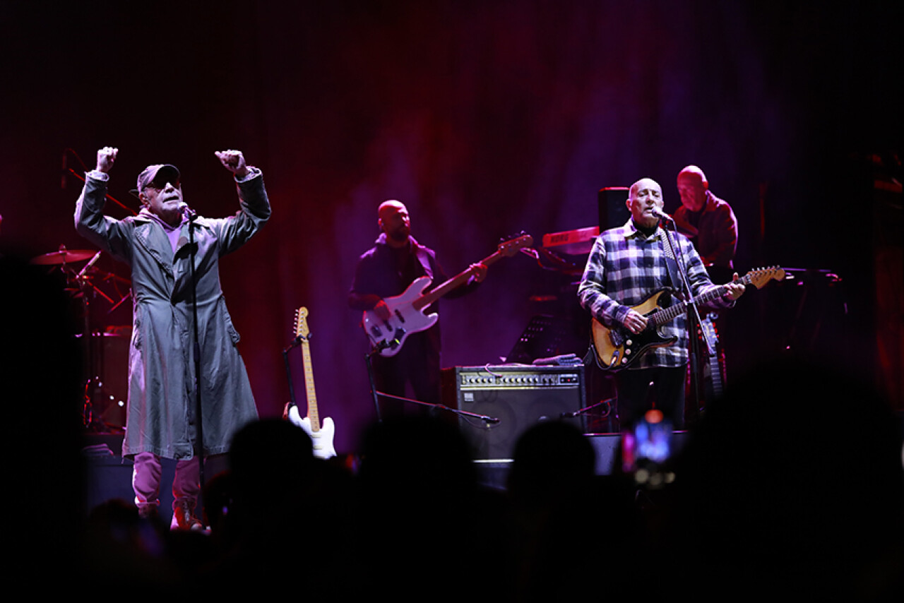 MFÖ 7 ay aradan sonra sahnede